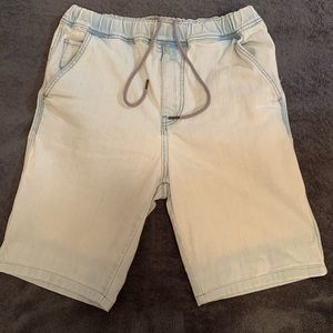 Flex-drawstring Jean short look like